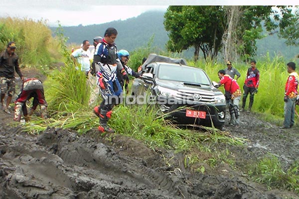 Kunker Bupati Muhammad Lahay Harus Mengendarai Motor Trail 