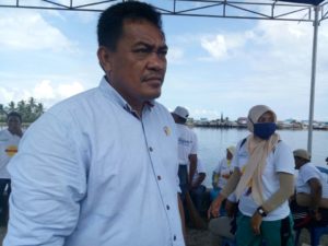 Ketua DPRD Pimpin Basapu Jum’at Bersih Dalam Kota Salakan