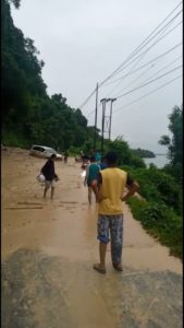 Banjir di Tomini “Jalan Trans Sulawesi Terhalang”